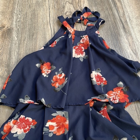 Listicle Women’s Navy Floral Shorts Jumpsuit Romper, Keyhole tie back, size LG - Picture 5 of 14